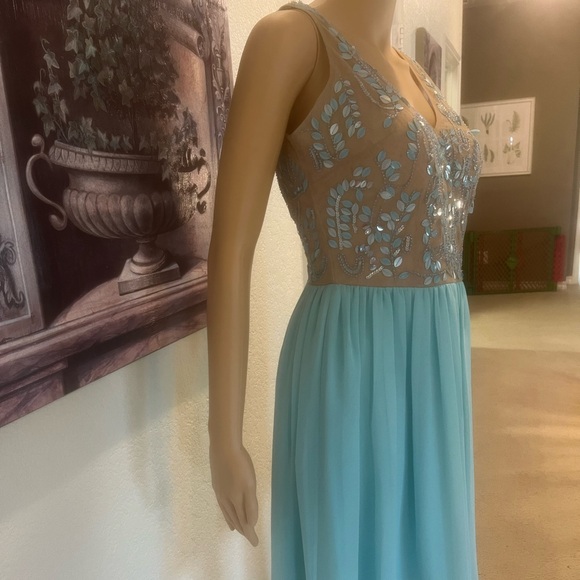 Gianni Bini- Kayla Beaded Dress, Size 6 - Picture 3 of 10